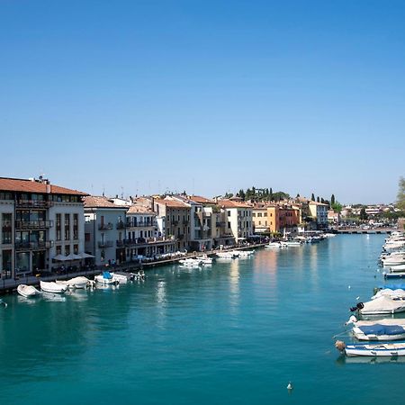 Time To Relax - La Terrazza Sul Lago Peschiera del Garda Dış mekan fotoğraf